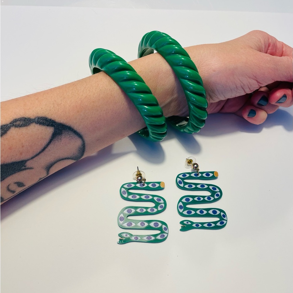 Green Twisted Bangles and Snake Earrings Set